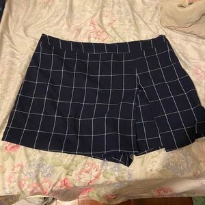 Plus size navy skort skirt with shorts plaid